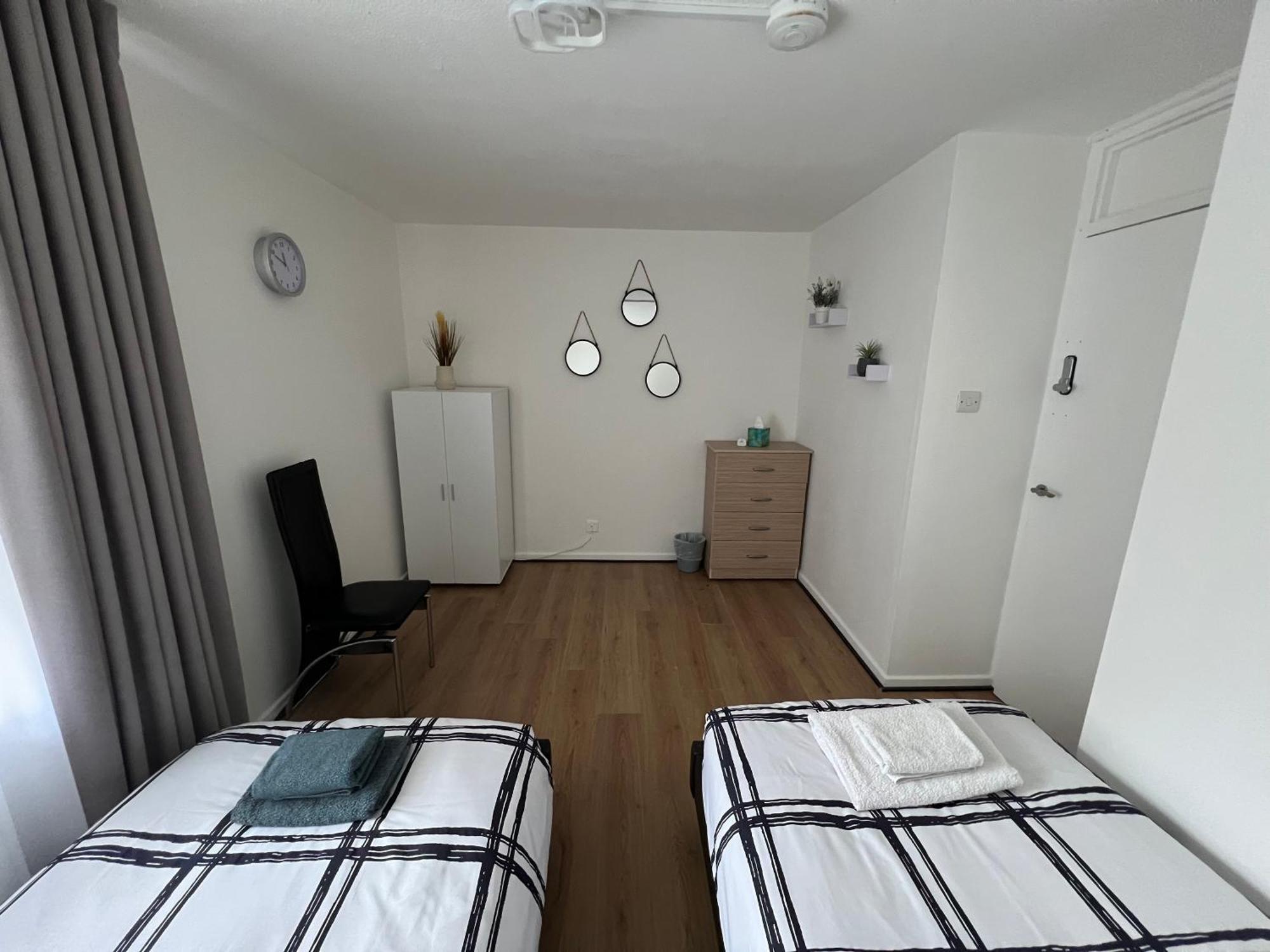 Spacious For Rent 10 Min From Tower Bridge *
