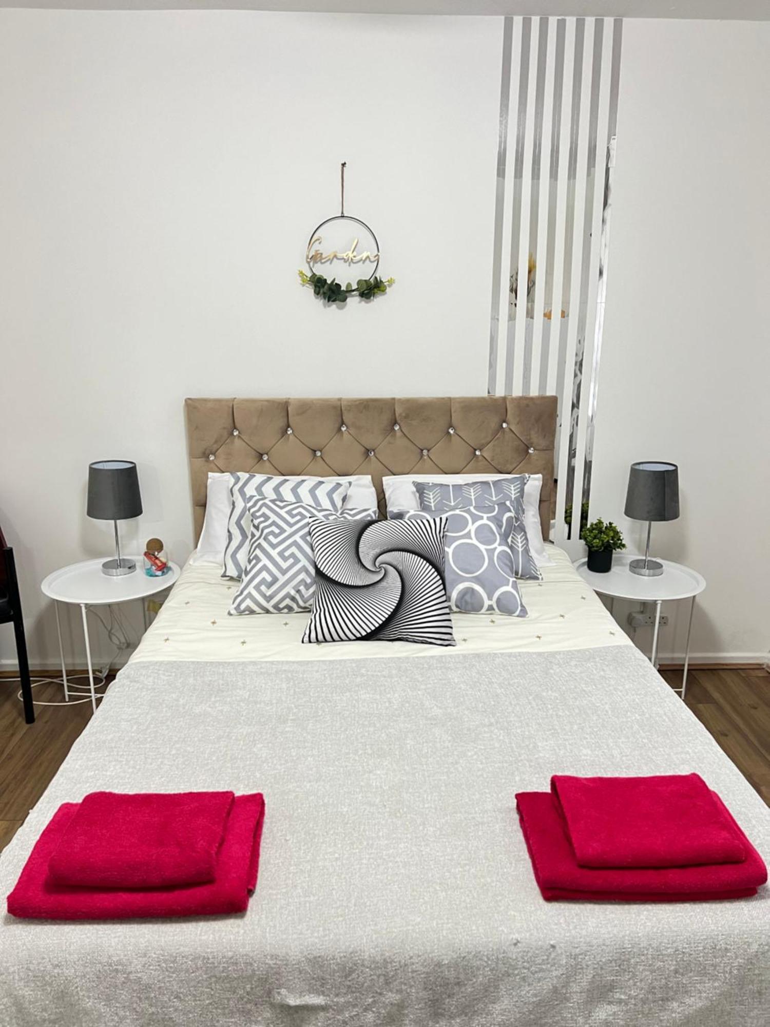 Spacious For Rent 10 Min From Tower Bridge Gasthof