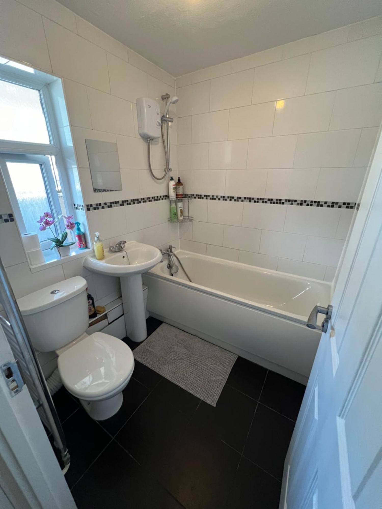 Spacious For Rent 10 Min From Tower Bridge *